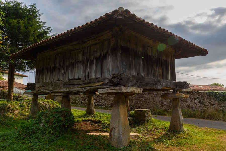 Principado de Asturias 084 - panera.jpg